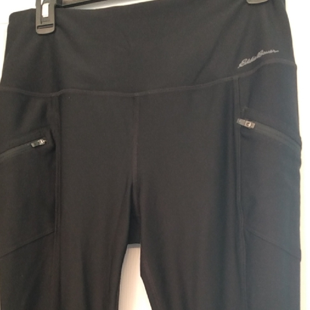 Eddie Bauer Leggings Zip Pockets and an inner Slip Pocket - Picture 13 of 15